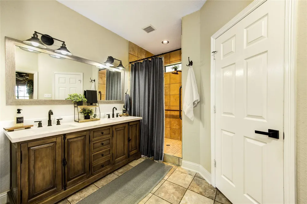 22313 Chapman Rd Hempstead, TX 77445
