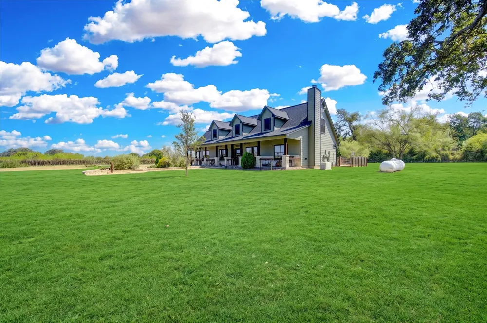 22313 Chapman Rd Hempstead, TX 77445
