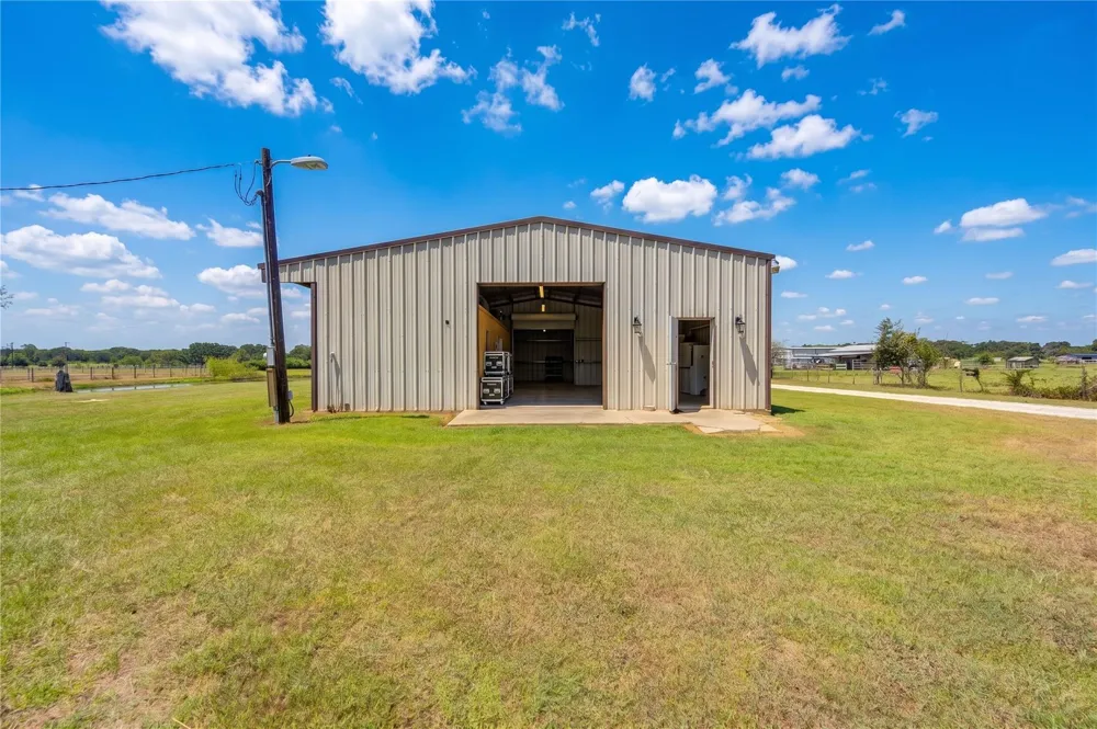 22313 Chapman Rd Hempstead, TX 77445