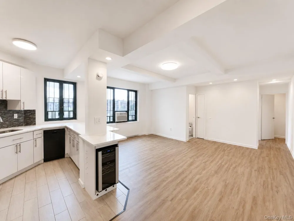 1594 Unionport Road #3H Bronx, NY 10462