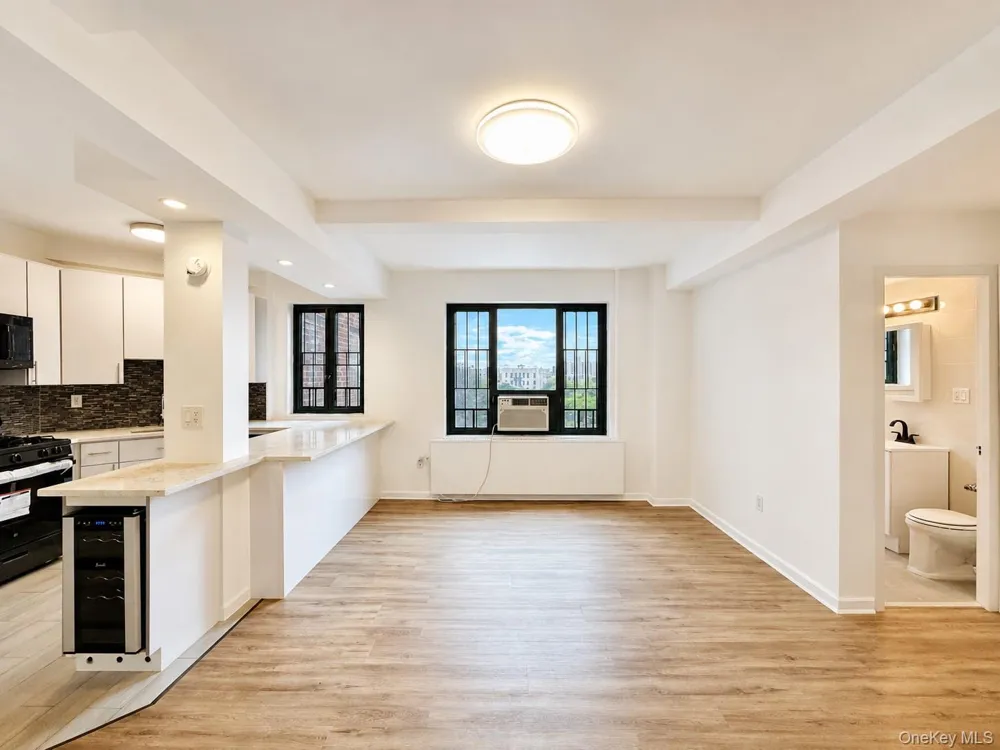1594 Unionport Road #3H Bronx, NY 10462