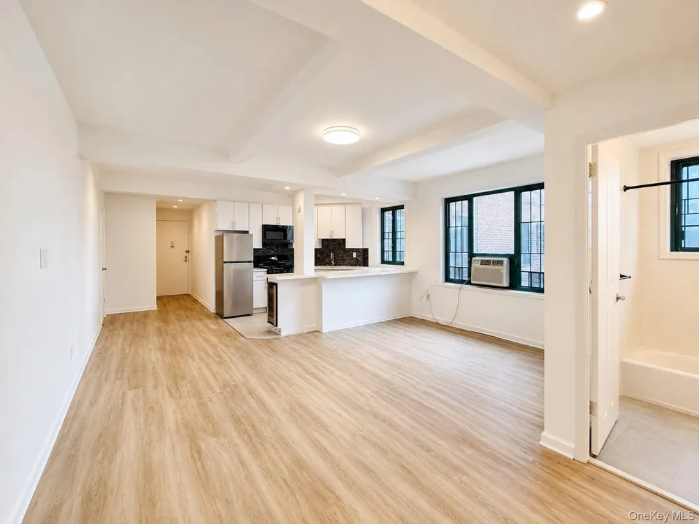 1594 Unionport Road #3H Bronx, NY 10462