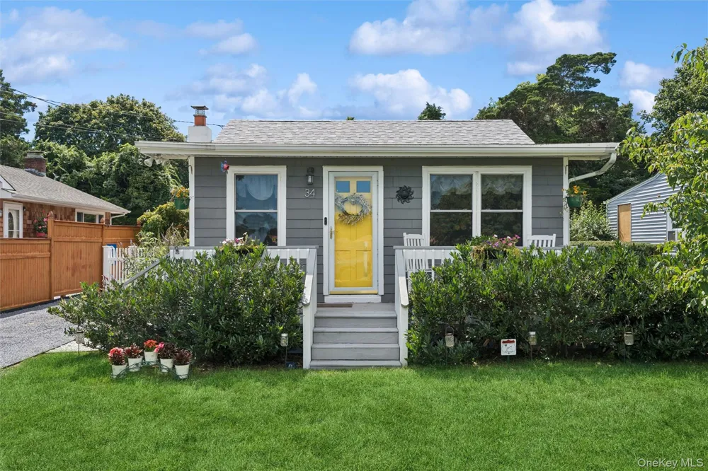 34 W End Avenue East Quogue, NY 11942
