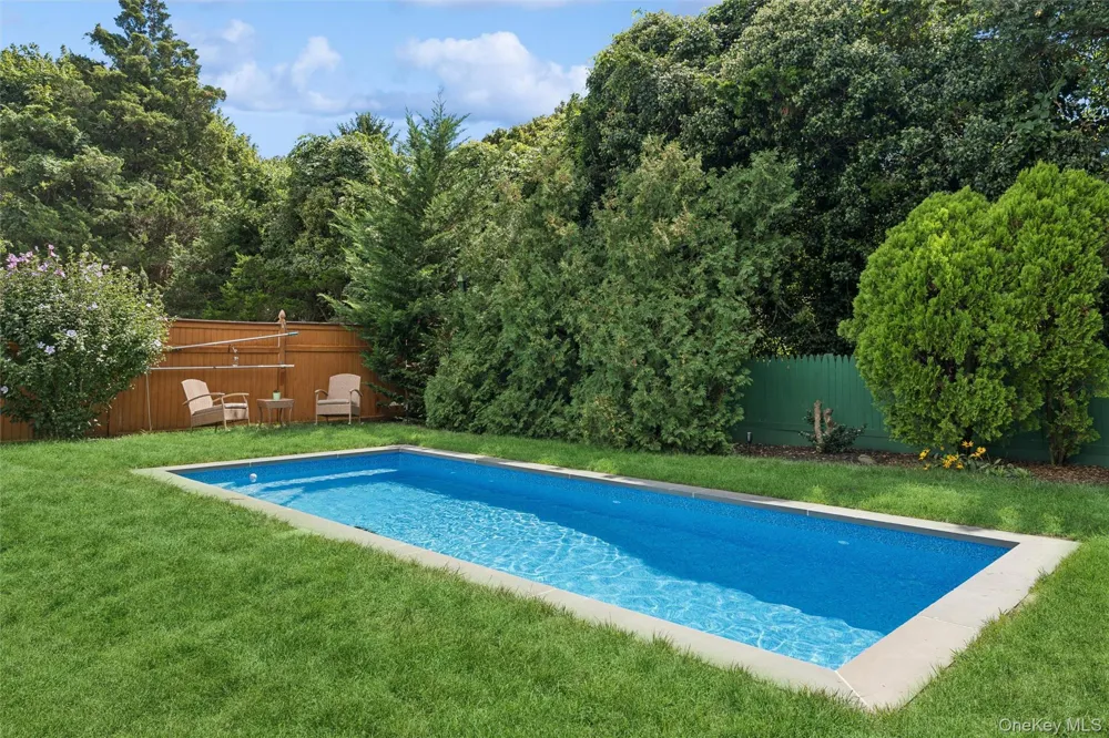 34 W End Avenue East Quogue, NY 11942