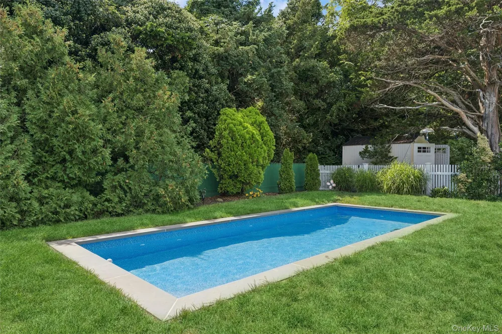 34 W End Avenue East Quogue, NY 11942