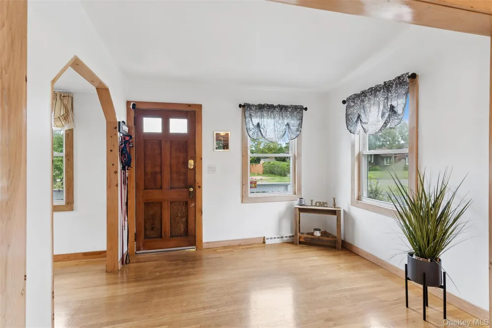 34 W End Avenue East Quogue, NY 11942