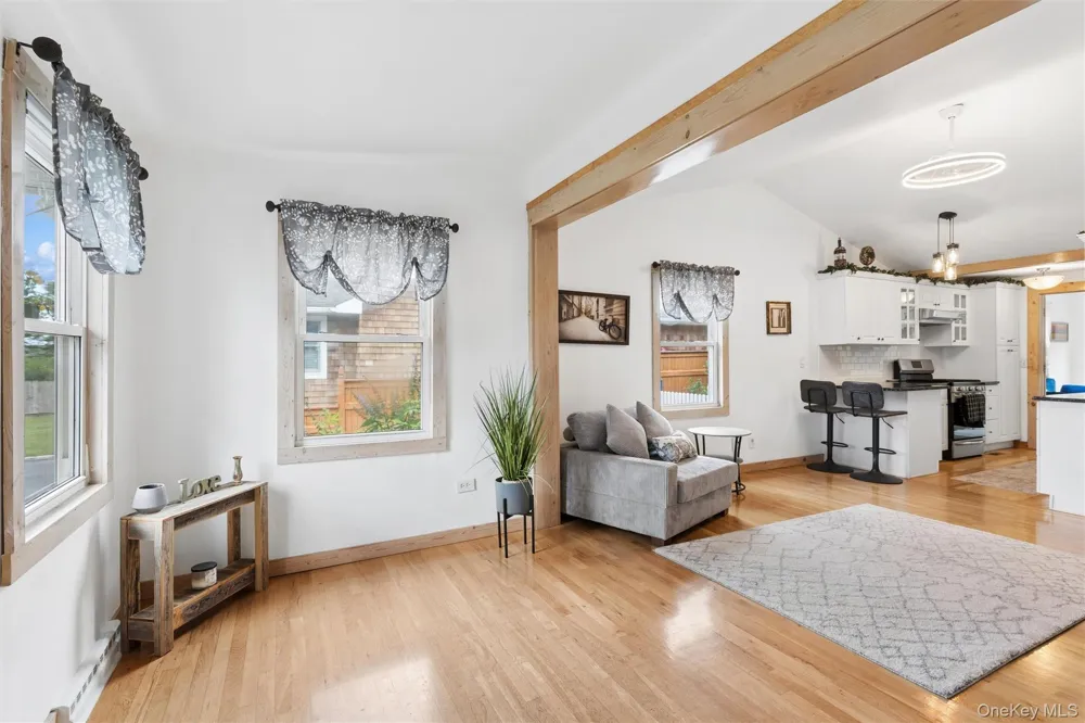 34 W End Avenue East Quogue, NY 11942