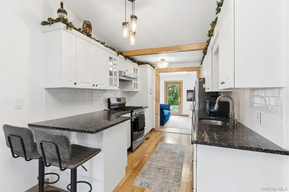 34 W End Avenue East Quogue, NY 11942