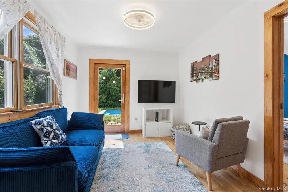 34 W End Avenue East Quogue, NY 11942