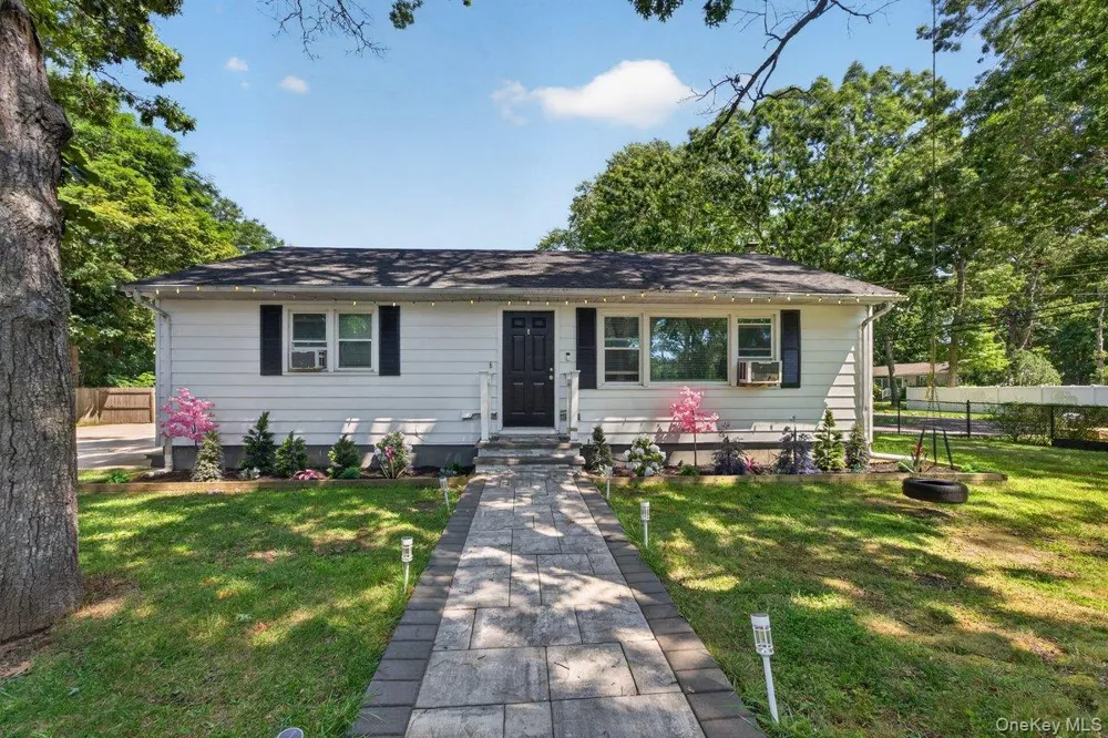 287 Whittier Drive Mastic Beach, NY 11951