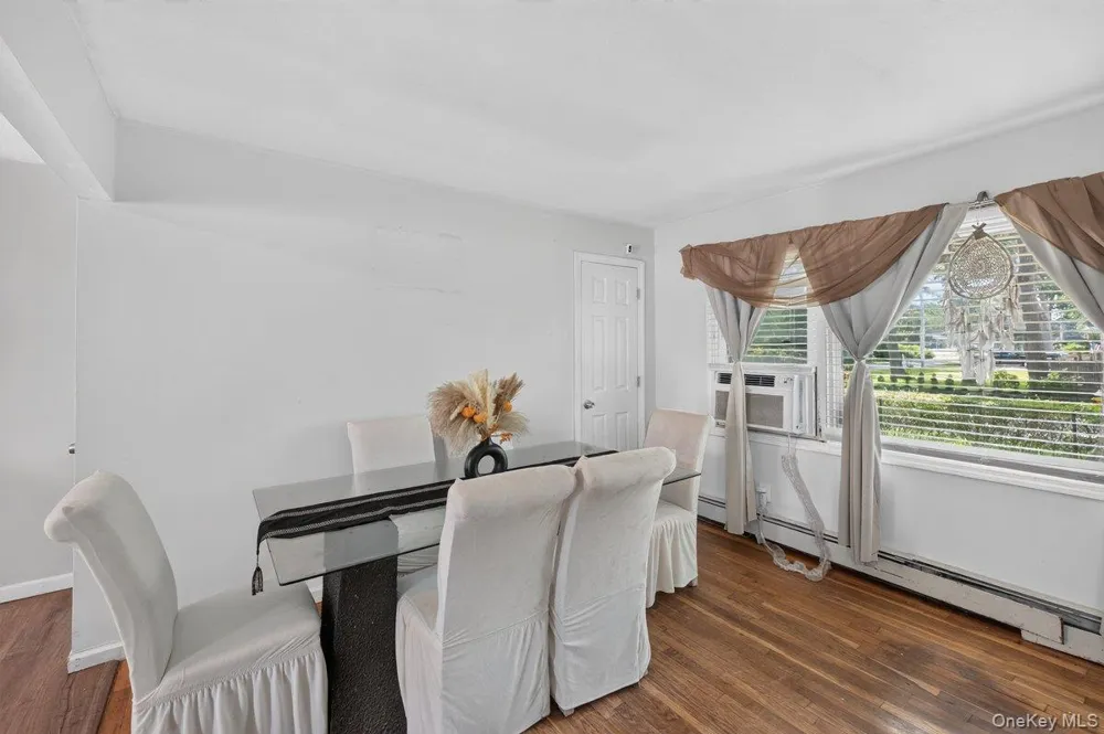 287 Whittier Drive Mastic Beach, NY 11951
