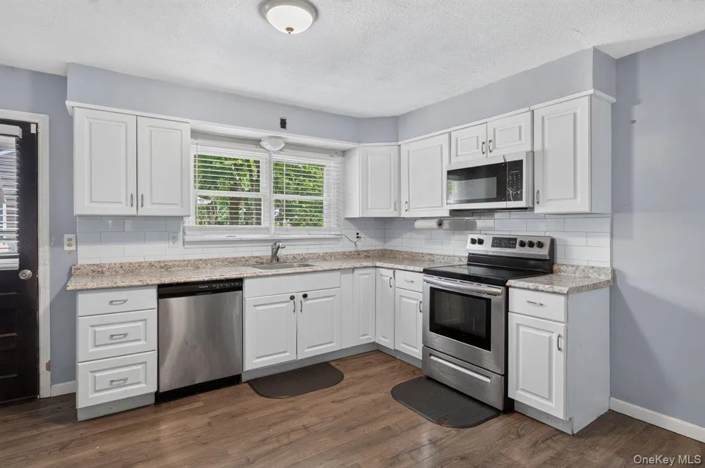 287 Whittier Drive Mastic Beach, NY 11951