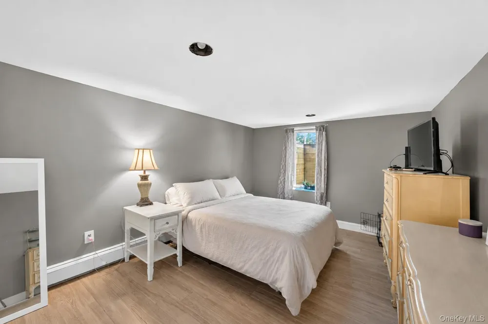 287 Whittier Drive Mastic Beach, NY 11951