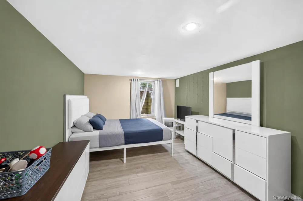 287 Whittier Drive Mastic Beach, NY 11951