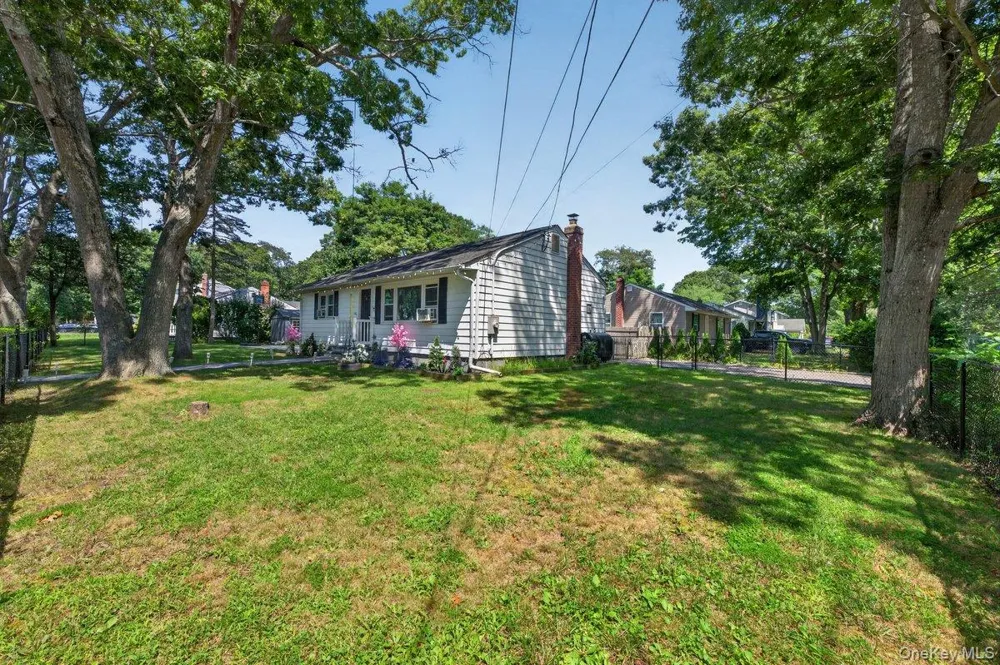 287 Whittier Drive Mastic Beach, NY 11951