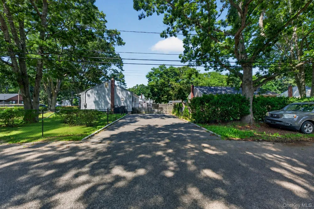 287 Whittier Drive Mastic Beach, NY 11951