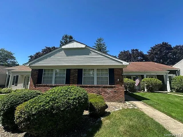6 Cobblestone Way Mount Sinai, NY 11766