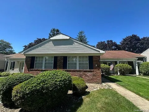 6 Cobblestone Way