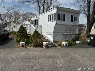 1964 River Road #40 Calverton, NY 11933