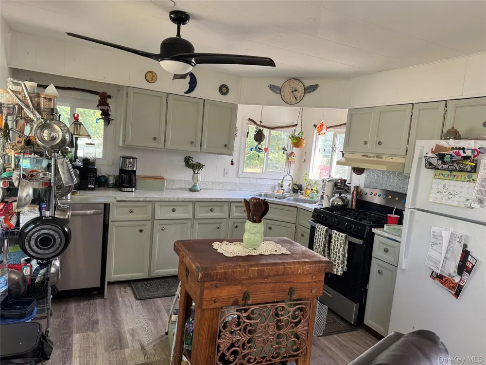 1964 River Road #40 Calverton, NY 11933