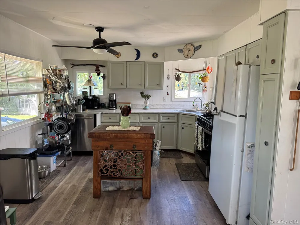 1964 River Road #40 Calverton, NY 11933