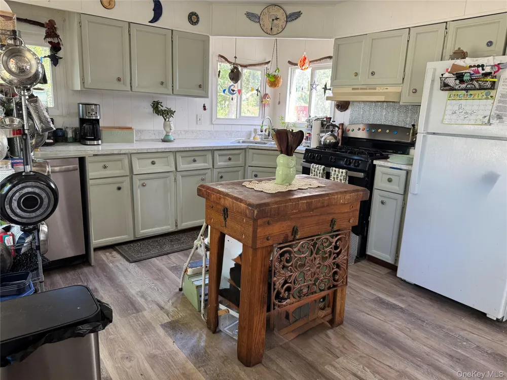 1964 River Road #40 Calverton, NY 11933