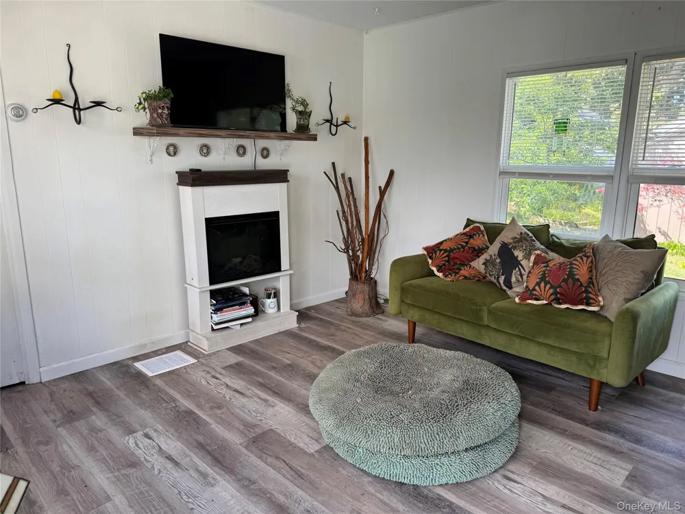 1964 River Road #40 Calverton, NY 11933