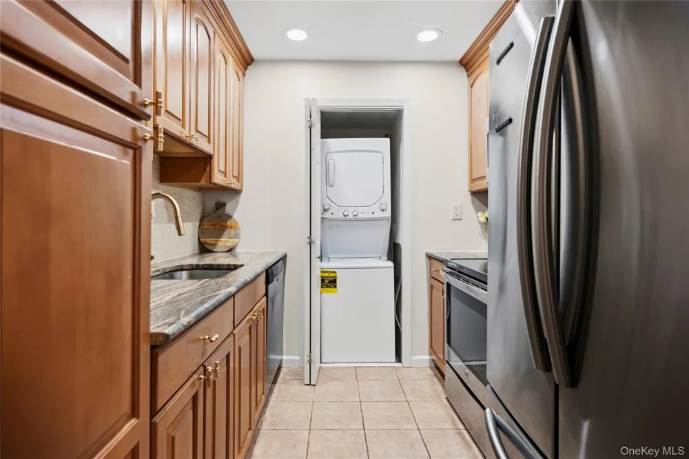 36 Richmond Boulevard #4A Ronkonkoma, NY 11779