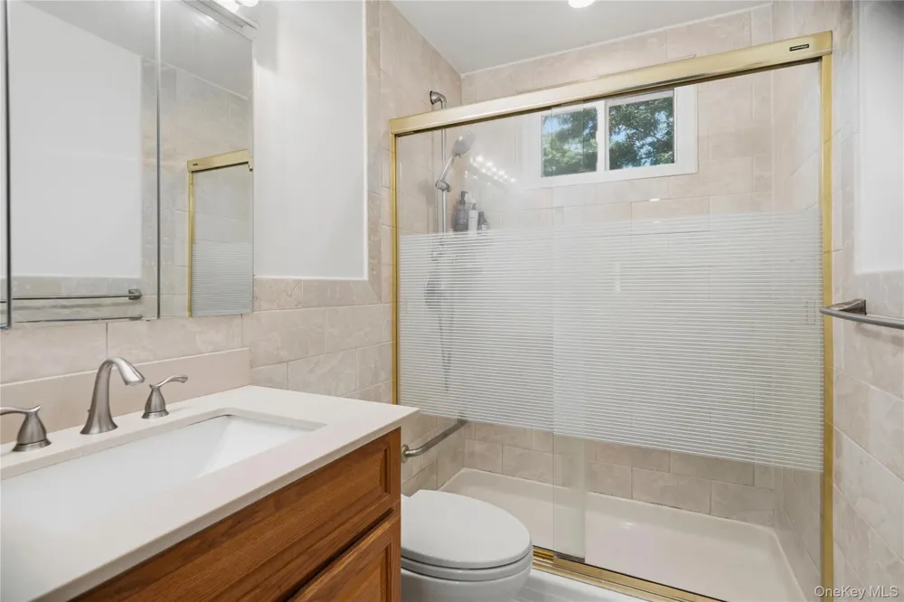 36 Richmond Boulevard #4A Ronkonkoma, NY 11779