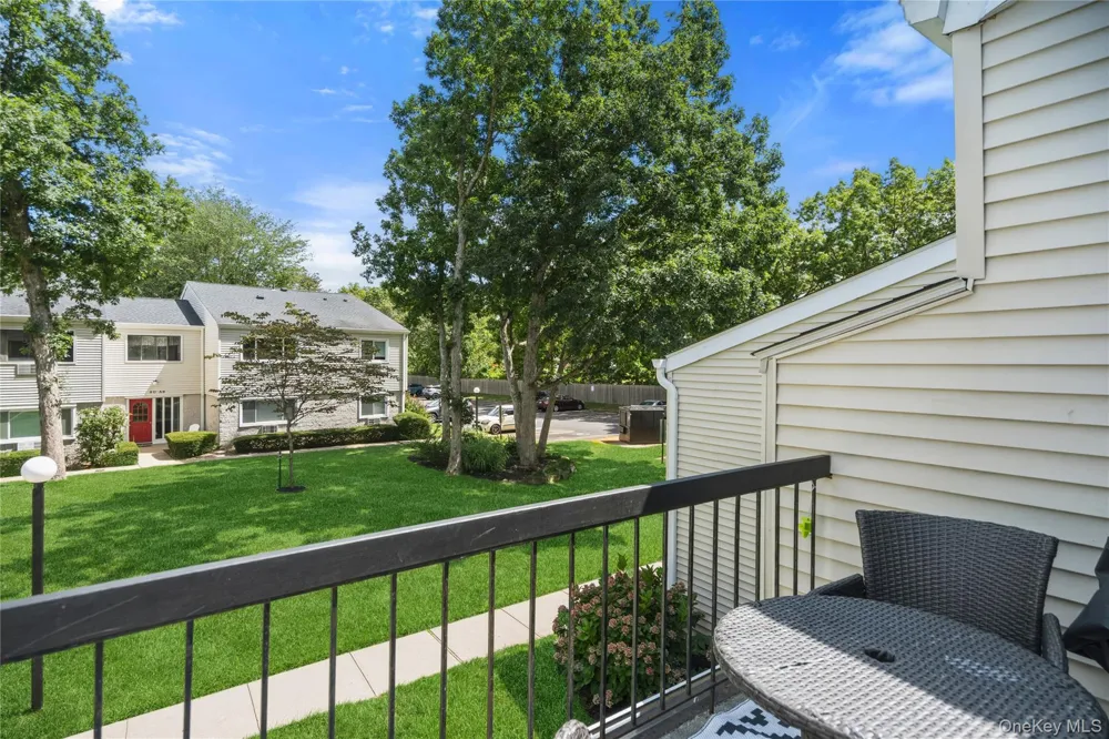 36 Richmond Boulevard #4A Ronkonkoma, NY 11779
