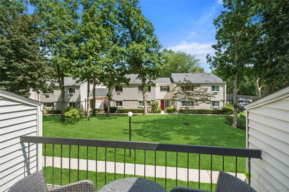 36 Richmond Boulevard #4A Ronkonkoma, NY 11779