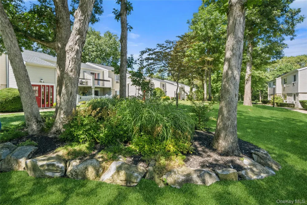 36 Richmond Boulevard #4A Ronkonkoma, NY 11779