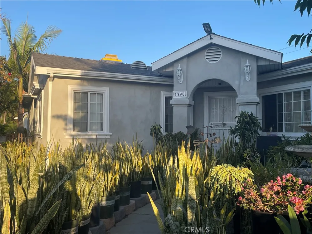 1390 W 33rd Street Long Beach, CA 90810