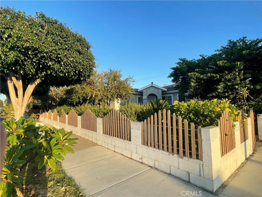 1390 W 33rd Street Long Beach, CA 90810