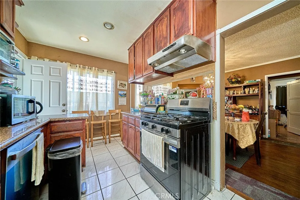 1390 W 33rd Street Long Beach, CA 90810