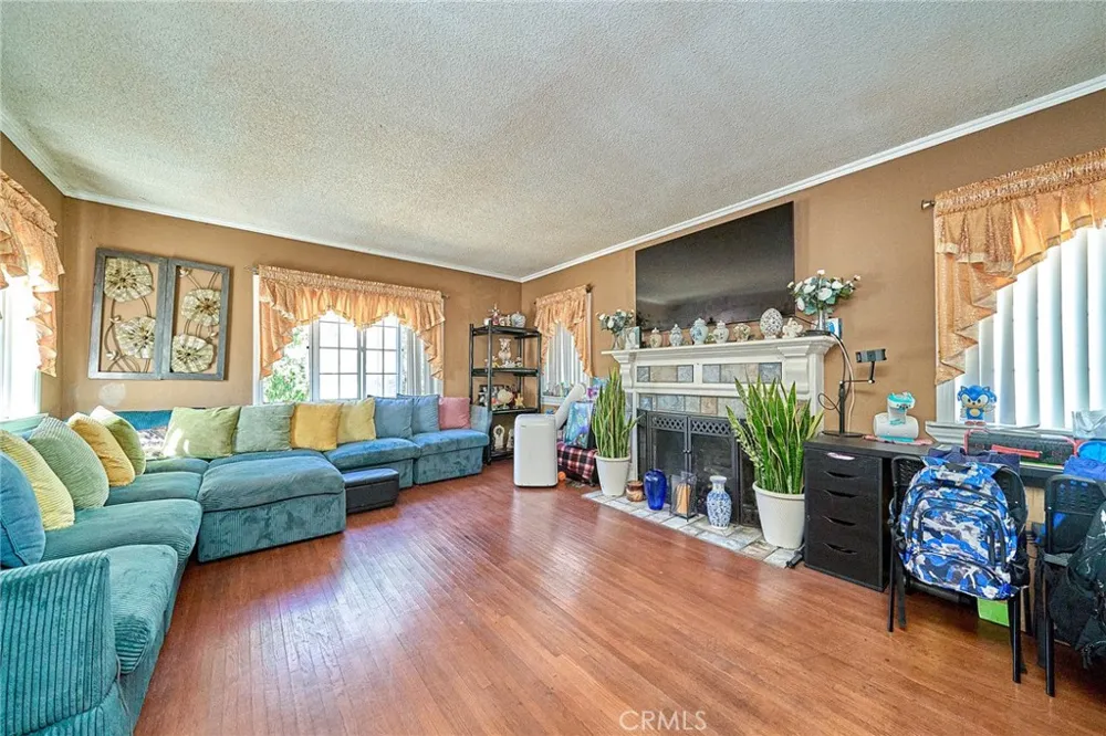 1390 W 33rd Street Long Beach, CA 90810