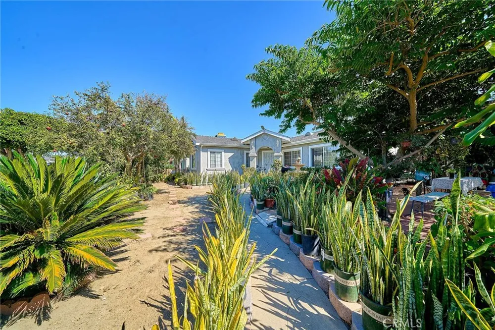 1390 W 33rd Street Long Beach, CA 90810