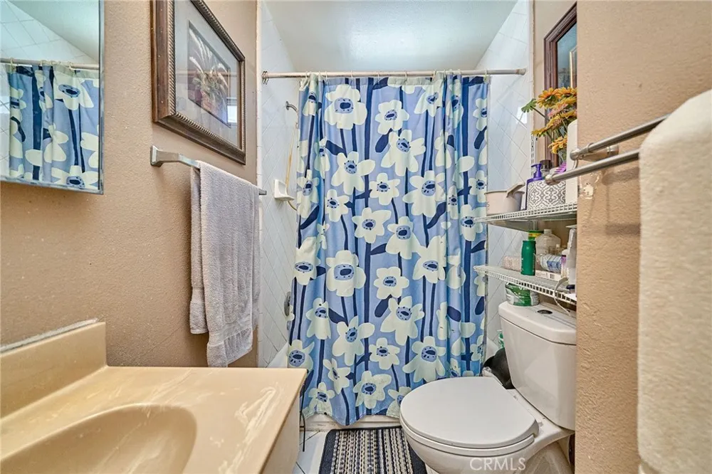 1390 W 33rd Street Long Beach, CA 90810