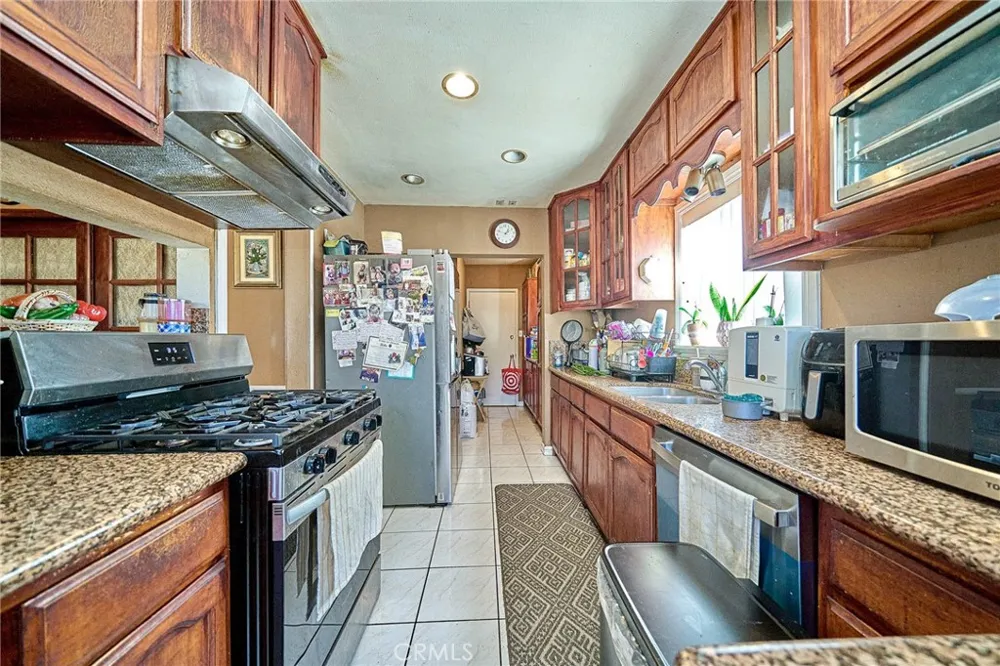 1390 W 33rd Street Long Beach, CA 90810