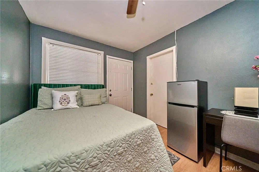 1390 W 33rd Street Long Beach, CA 90810