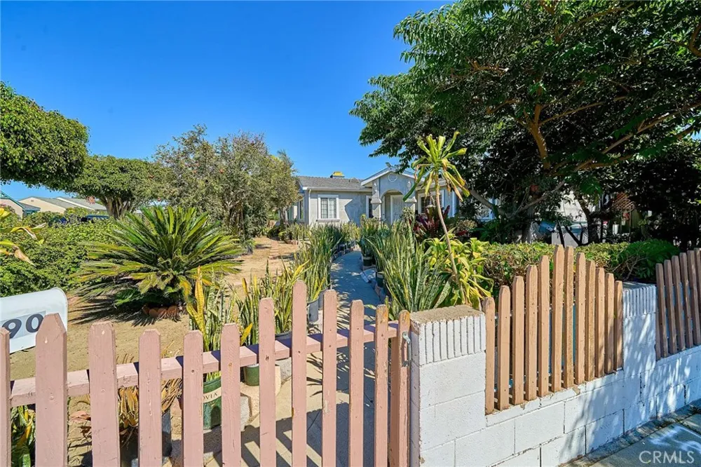 1390 W 33rd Street Long Beach, CA 90810