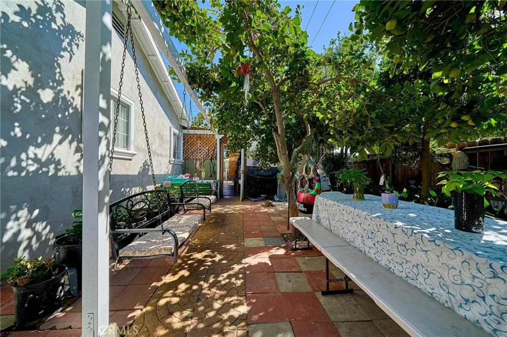 1390 W 33rd Street Long Beach, CA 90810