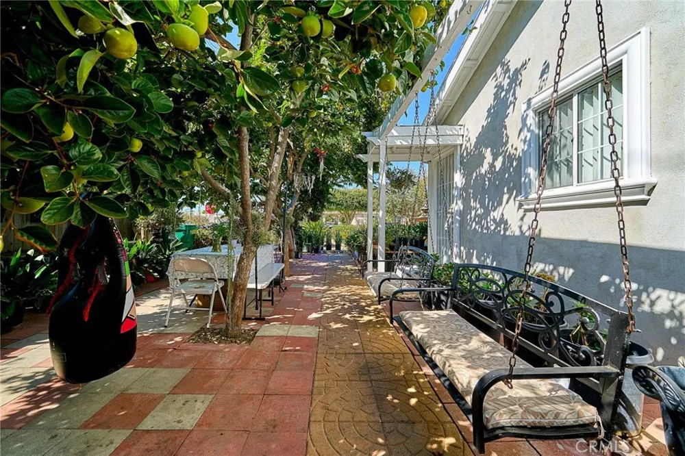 1390 W 33rd Street Long Beach, CA 90810