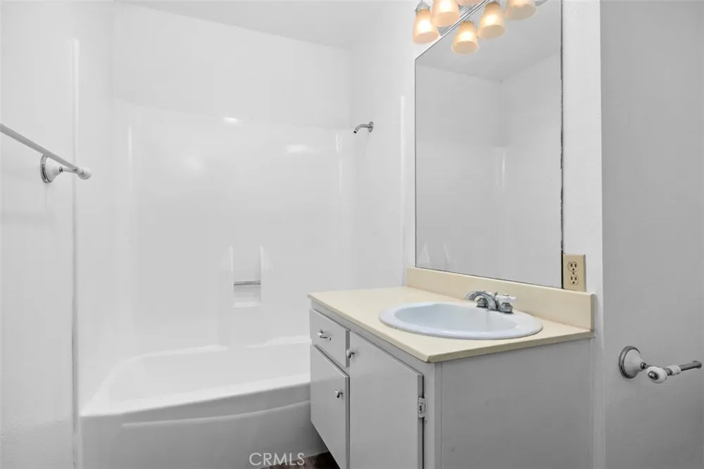 2399 Jefferson #5 Carlsbad, CA 92008