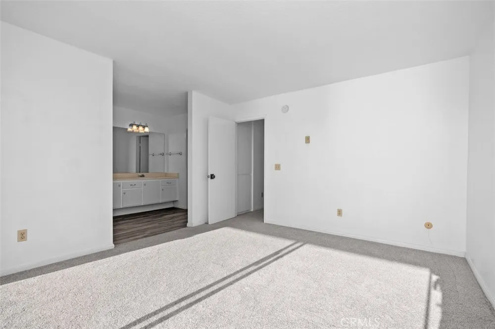 2399 Jefferson #5 Carlsbad, CA 92008