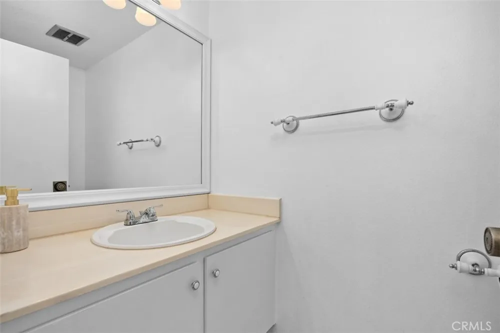 2399 Jefferson #5 Carlsbad, CA 92008