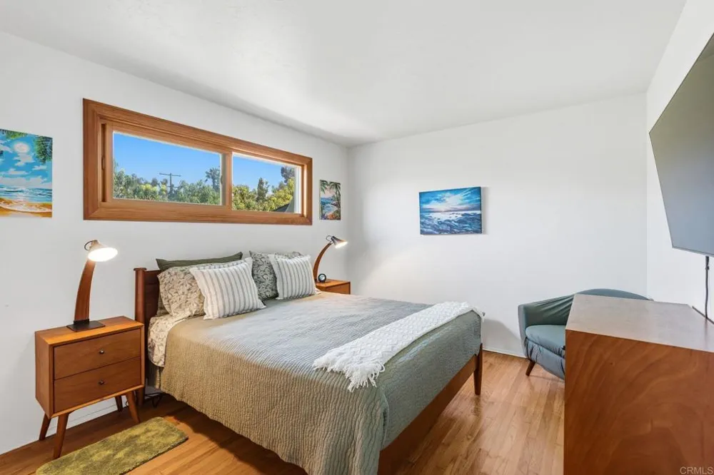 939 OCEAN VIEW AVENUE Encinitas, CA 92024