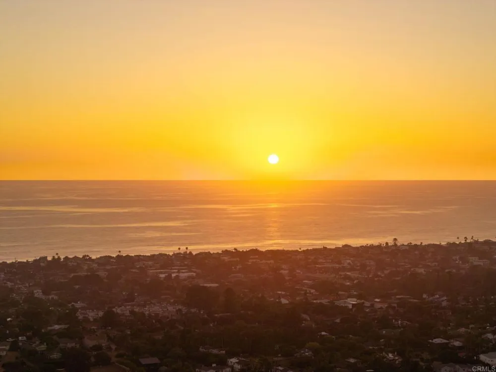 939 OCEAN VIEW AVENUE Encinitas, CA 92024