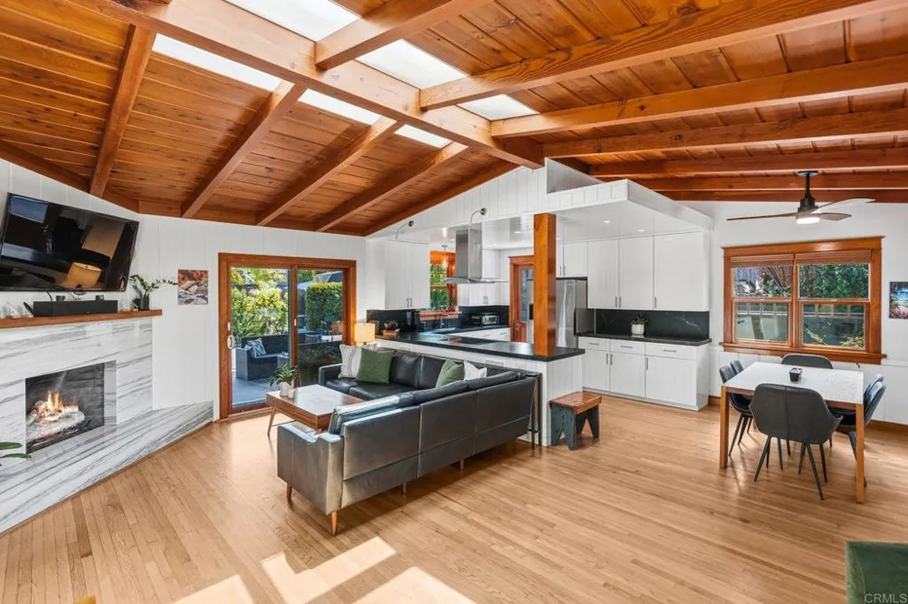 939 OCEAN VIEW AVENUE Encinitas, CA 92024