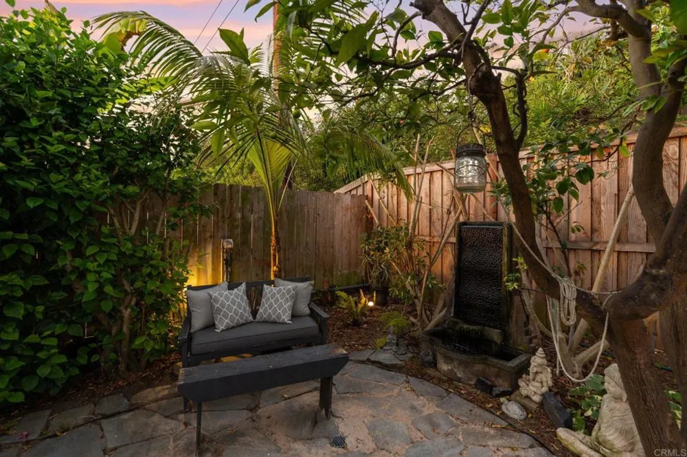 939 OCEAN VIEW AVENUE Encinitas, CA 92024